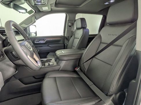 New 2025 GMC Sierra 3500 Denali w/ Denali Reserve Package image 17