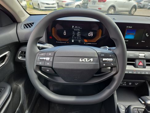 New 2026 Kia K4 FWD image 9