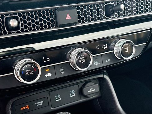 Used 2025 Honda Civic Sport image 15