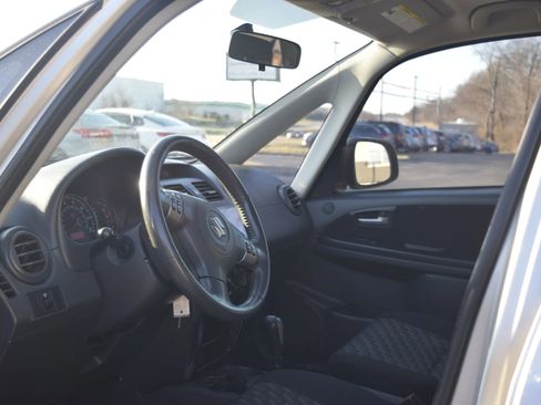 Used 2007 Suzuki SX4 AWD Hatchback image 5