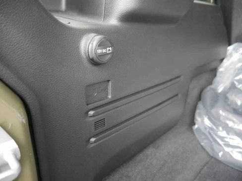 New 2026 Jeep Wrangler Unlimited Rubicon w/ Steel Bumper Group AWD/4WD image 10