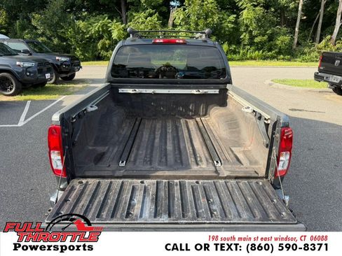 Used 2011 Nissan Frontier SL w/ Moonroof Pkg AWD/4WD image 9