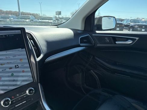 Used 2022 Ford Edge SEL w/ Convenience Package image 25