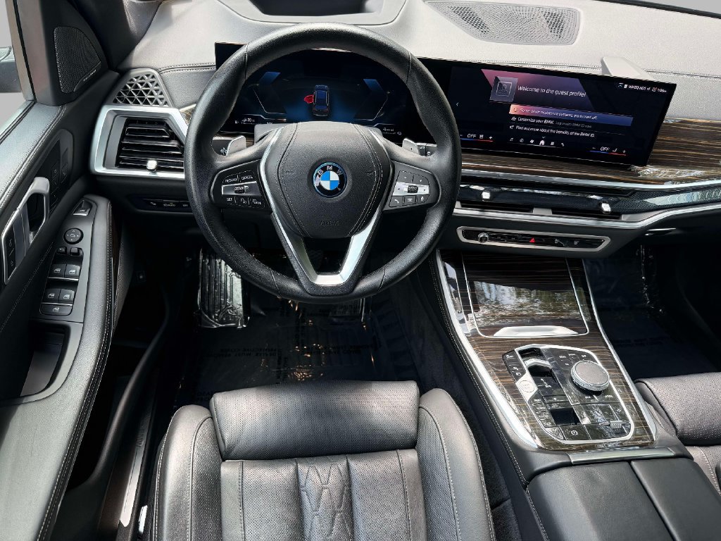 Used 2025 BMW X5 xDrive50e AWD/4WD image 4