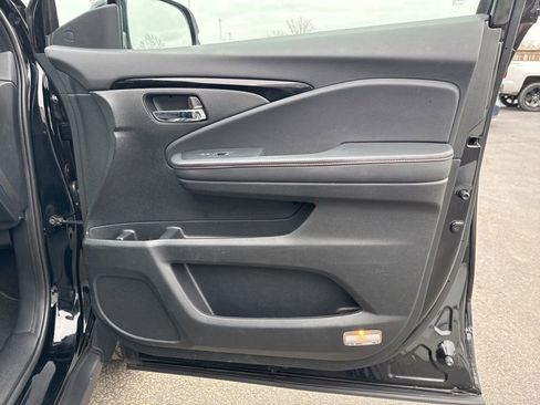 Used 2023 Honda Ridgeline Black Edition image 39