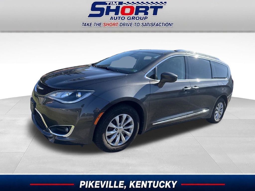 Used 2019 Chrysler Pacifica Touring-L FWD 360° Tour