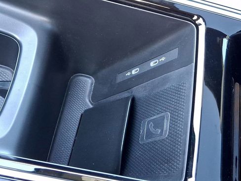 Certified 2025 Volkswagen ID.4 Pro S Plus image 19