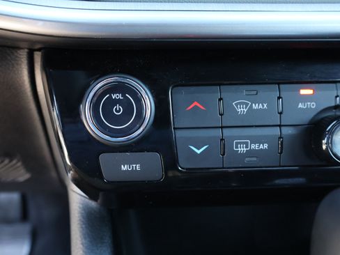 Used 2025 Jeep Compass Limited AWD/4WD image 26