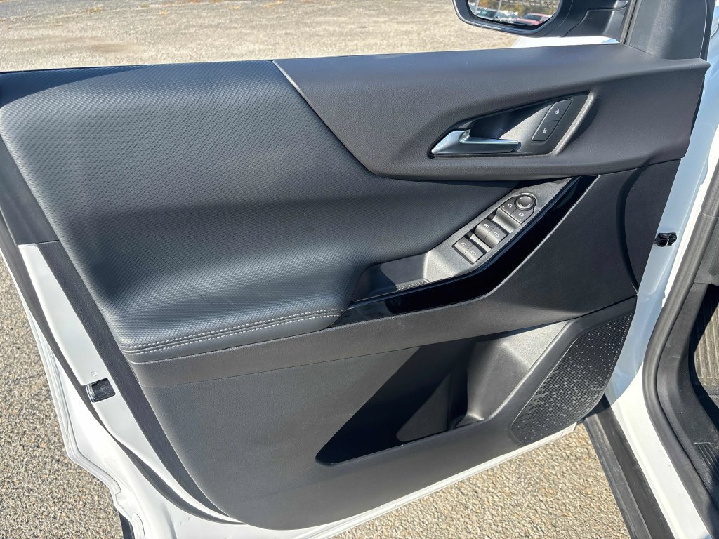 Used 2026 Chevrolet Equinox LT AWD/4WD image 9