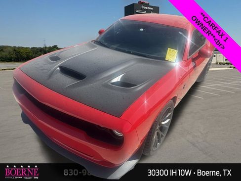 Used 2016 Dodge Challenger SRT Hellcat RWD image 4