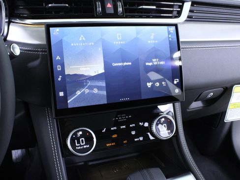 New 2026 Jaguar F-PACE R-Dynamic S image 19