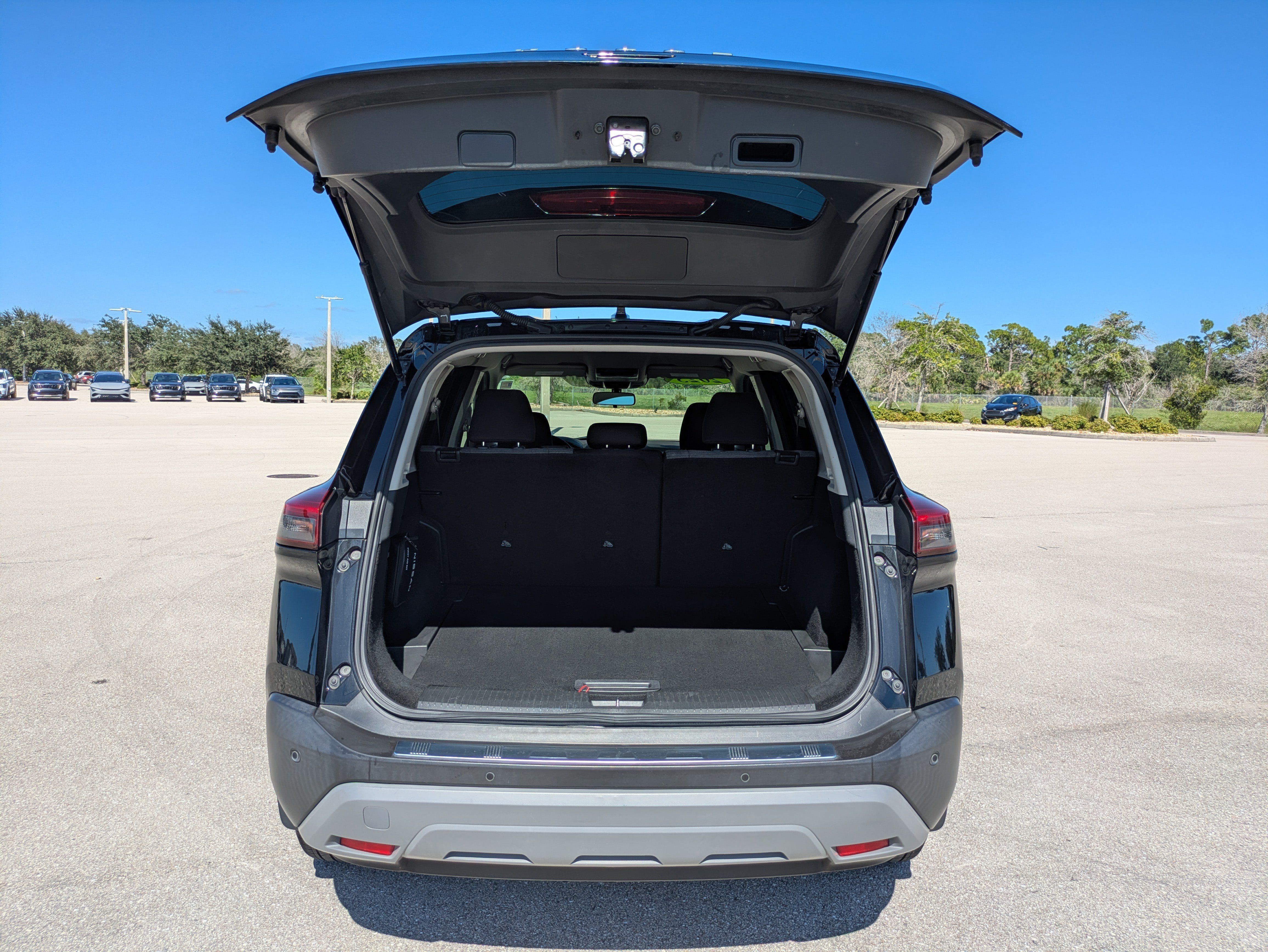 Used 2023 Nissan Rogue SV FWD image 30