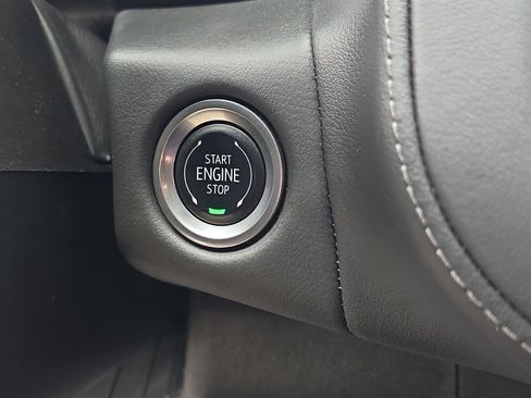 Used 2024 Chevrolet Tahoe Z71 w/ Luxury Package AWD/4WD image 30