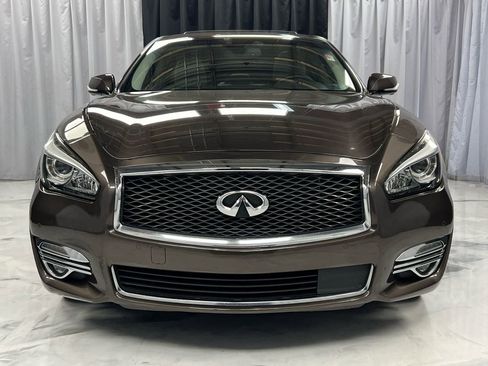 Used 2015 INFINITI Q70 L 5.6 w/ V8 Deluxe Technology Package image 2