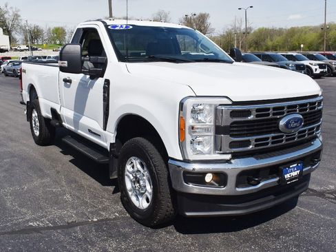 Certified 2023 Ford F250 XLT w/ 360-Degree Camera Package AWD/4WD image 13