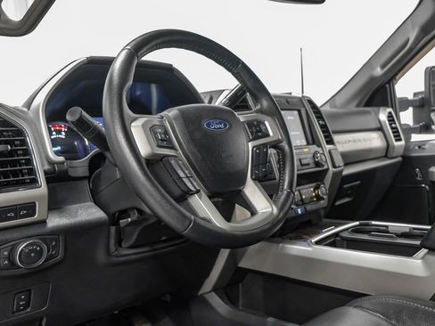Used 2019 Ford F350 Lariat w/ Lariat Value Package AWD/4WD image 14