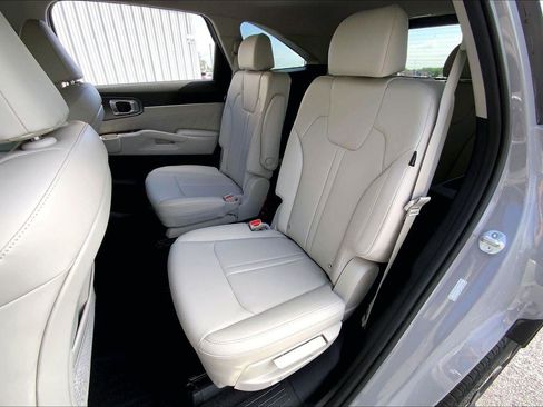 Used 2024 Kia Sorento SX image 23