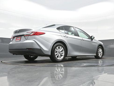 Used 2025 Toyota Camry LE FWD image 32