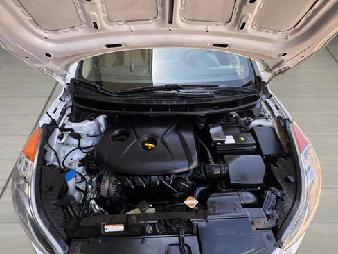 Used 2013 Hyundai Elantra GLS FWD image 46