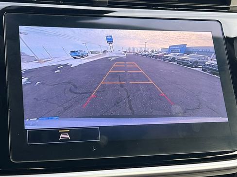 Used 2022 Chevrolet Bolt EUV LT w/ Convenience Package image 23