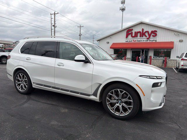 Used 2024 BMW X7 xDrive40i AWD/4WD image 1