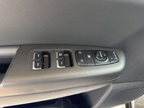 Used 2020 Kia Sportage S image 24