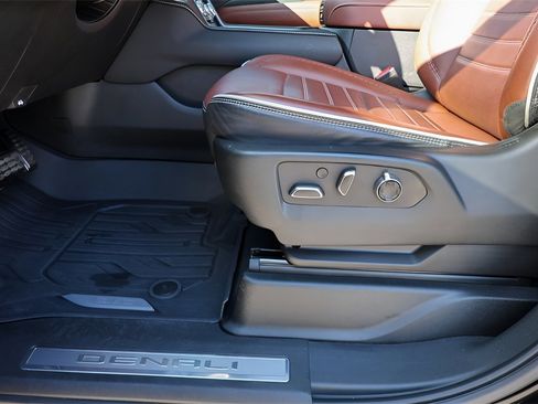 Used 2023 GMC Yukon XL Denali Ultimate image 26