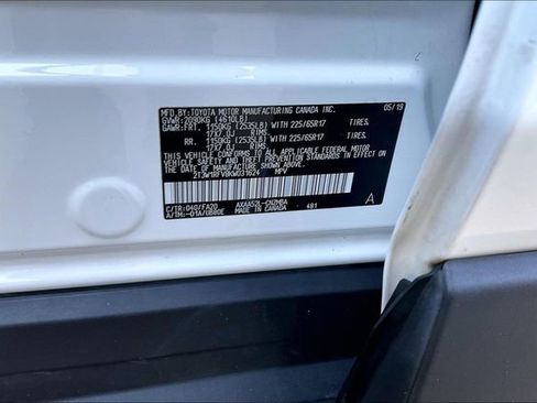 Used 2019 Toyota RAV4 XLE w/ Convenience Package FWD image 36