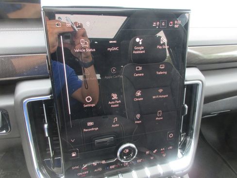 New 2026 GMC Yukon Elevation w/ Elevation Premium Package AWD/4WD image 20
