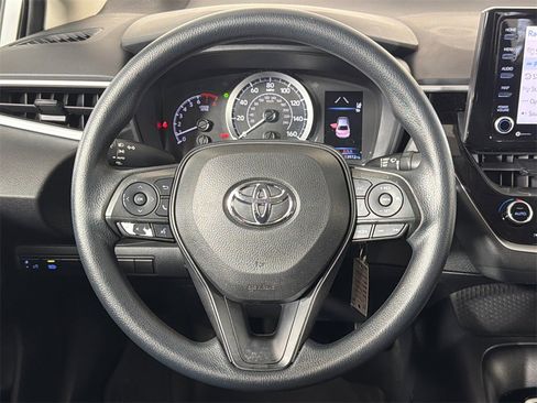Used 2022 Toyota Corolla LE image 23