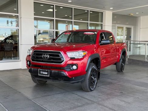 Certified 2023 Toyota Tacoma SR5 AWD/4WD image 2