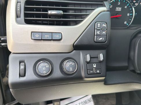 Used 2019 GMC Yukon XL Denali w/ Denali Ultimate Package AWD/4WD image 24