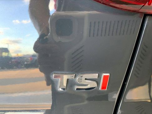 Used 2017 Volkswagen Passat 1.8T R-Line image 7