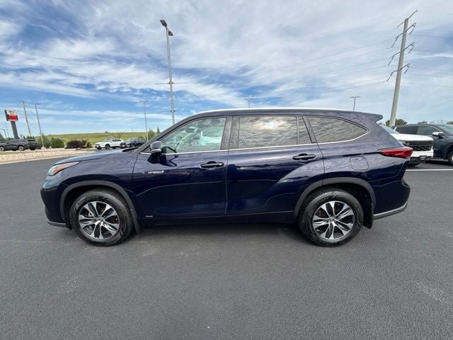 Used 2020 Toyota Highlander XLE AWD/4WD image 10