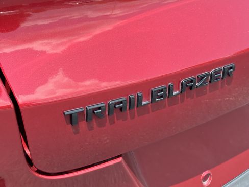 Used 2021 Chevrolet TrailBlazer RS w/ Convenience Package FWD image 10