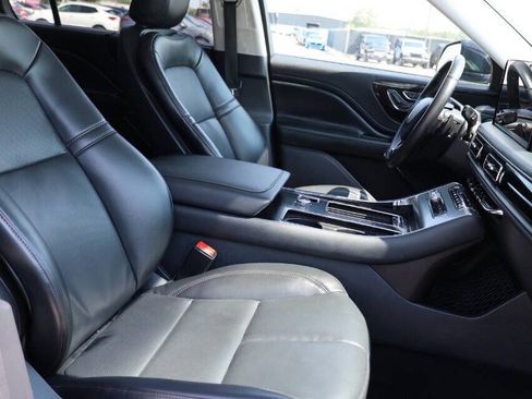 Used 2025 Lincoln Aviator AWD image 15