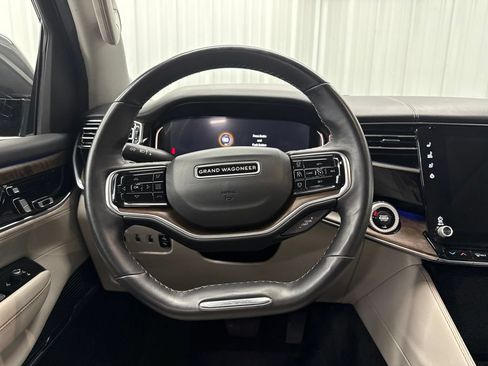 Used 2022 Jeep Grand Wagoneer Series I w/ Flexible Seating Group AWD/4WD image 16