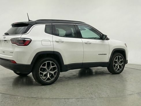 Used 2025 Jeep Compass Limited AWD/4WD image 9