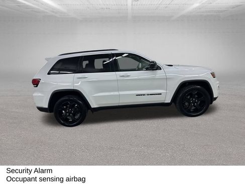 Used 2019 Jeep Grand Cherokee Laredo AWD/4WD image 15