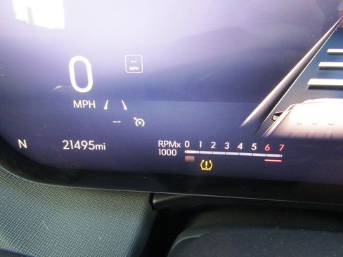 Used 2025 Buick Enclave Sport Touring image 34