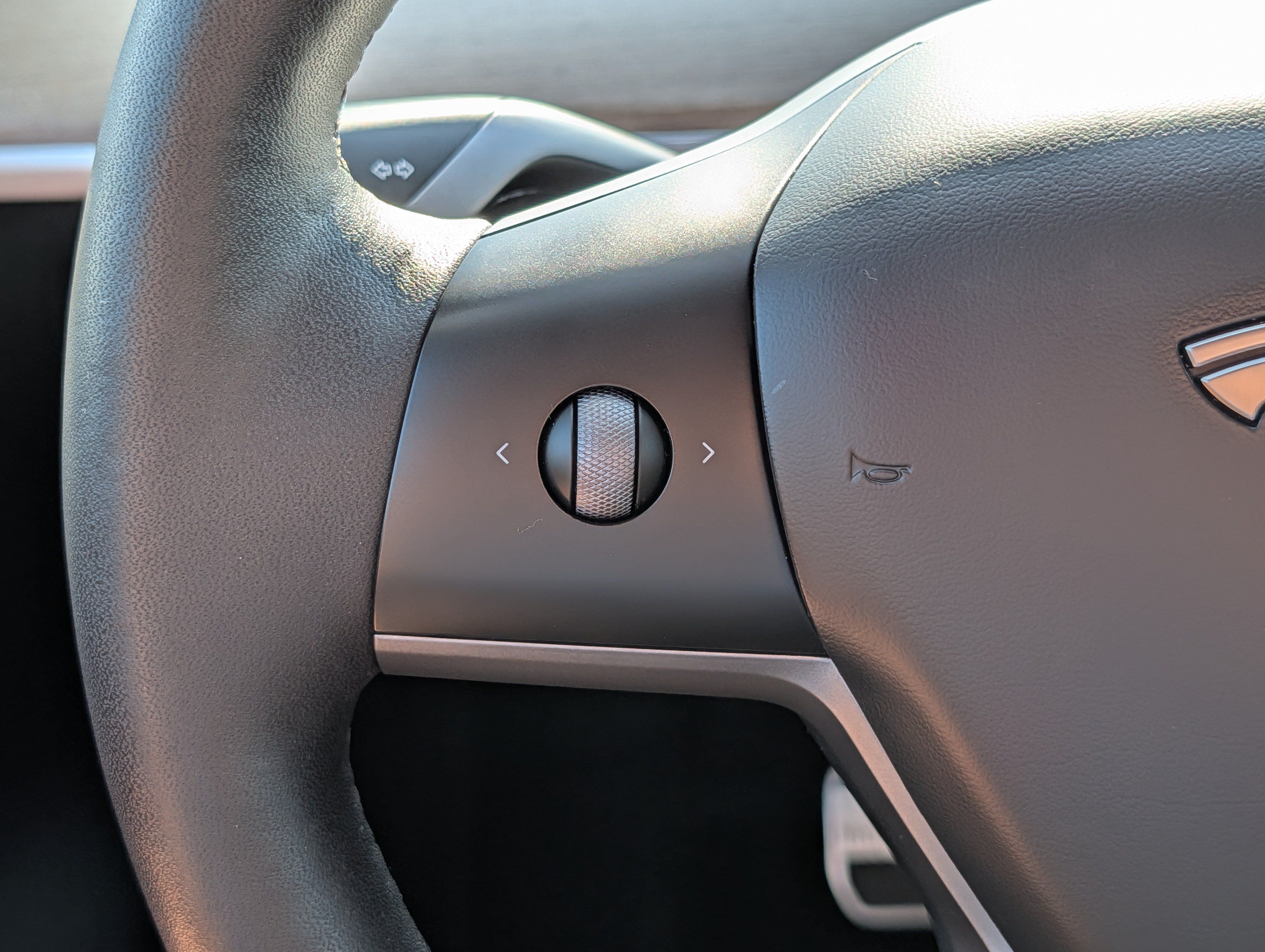Used 2023 Tesla Model Y Long Range AWD/4WD image 31