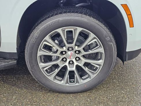 New 2026 GMC Yukon XL Denali w/ Advanced Technology Package AWD/4WD image 9