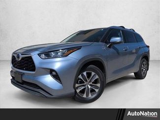 Used 2020 Toyota Highlander XLE video 1