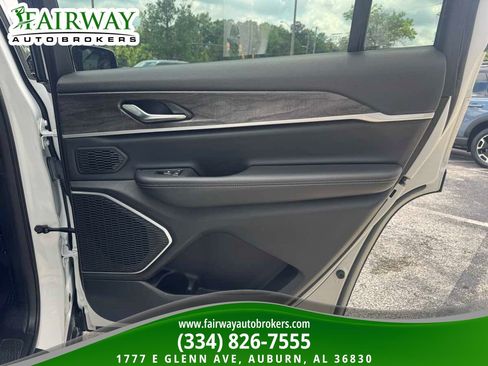 Used 2022 Jeep Grand Cherokee L Limited RWD image 34
