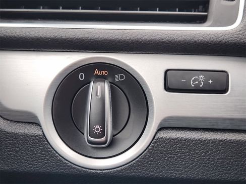 Used 2012 Volkswagen Passat 2.5 SE image 19