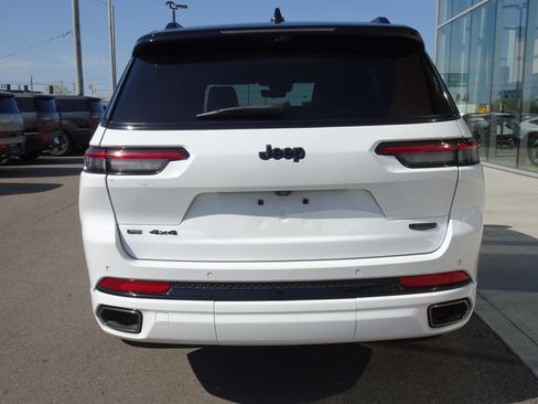 Used 2023 Jeep Grand Cherokee L Summit image 4