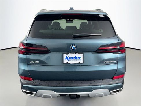 New 2026 BMW X5 xDrive50e w/ Premium Package image 5
