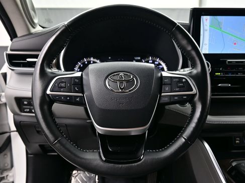Used 2022 Toyota Highlander Limited AWD/4WD image 25