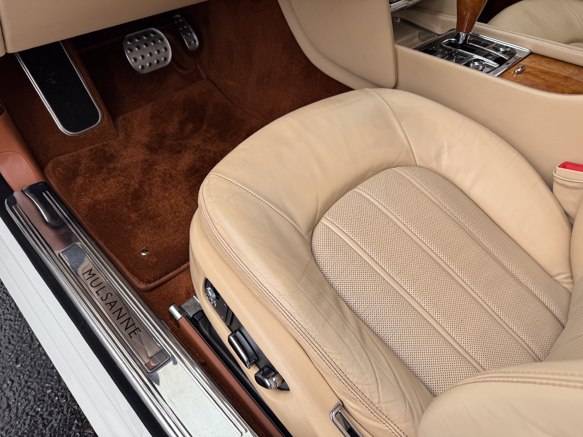 Used 2013 Bentley Mulsanne RWD image 23