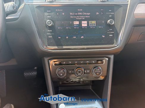 Used 2018 Volkswagen Tiguan SEL AWD/4WD image 15